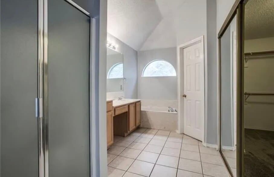 Building Photo - 3917 Silver Meadow Ln