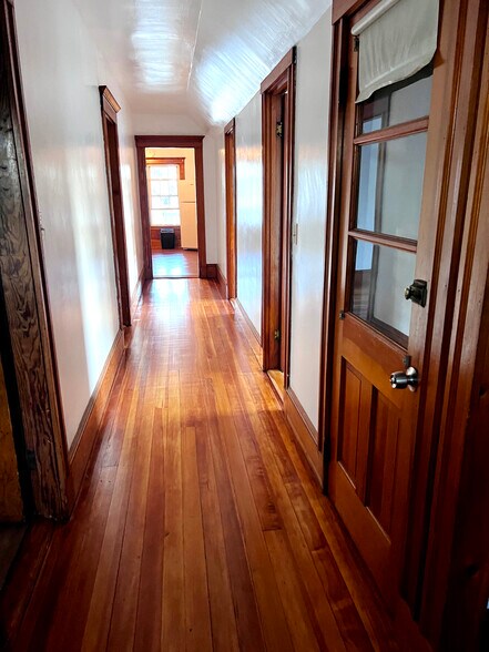 Hallway - back to front (28’7” x 3’9”) - 96 Lawrence St