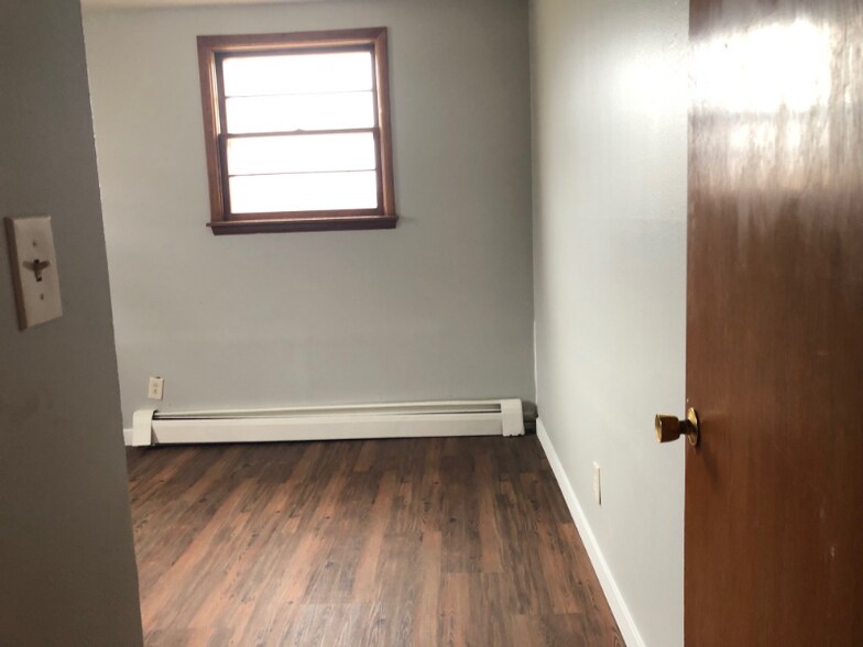 Building Photo - 1913 W 1st St