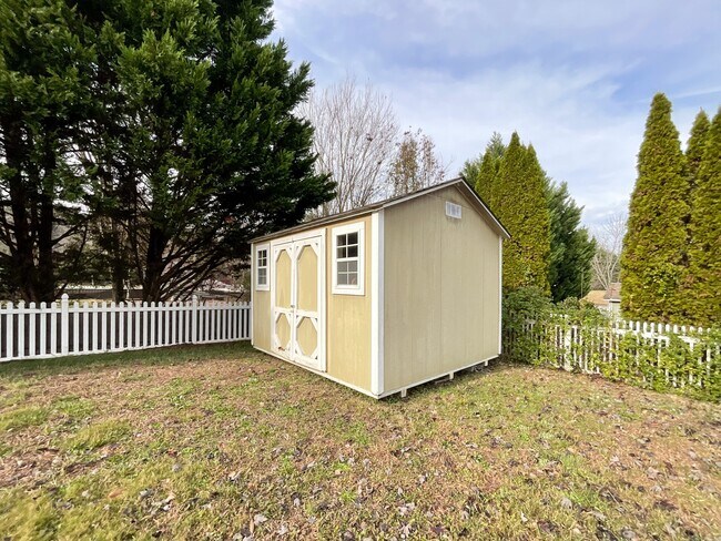 Building Photo - 3021 Gloxinia Rd