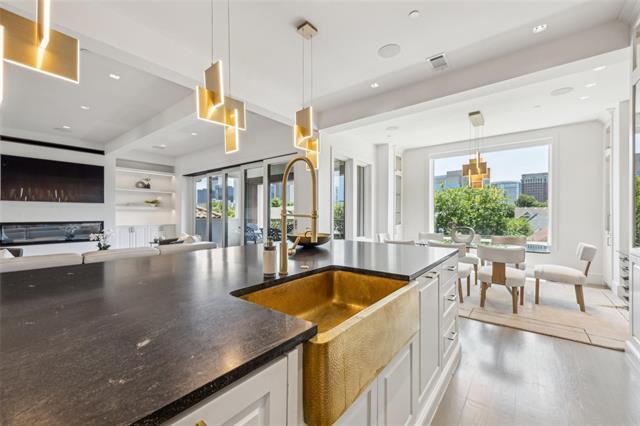 Building Photo - 2210 Boll St