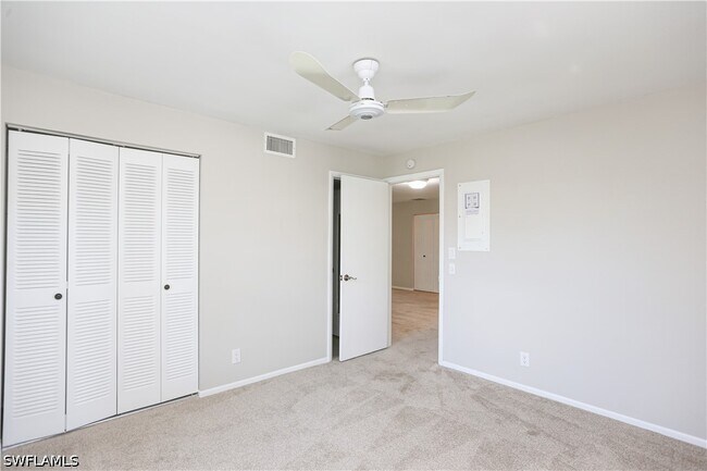 Building Photo - 221 Cypress Way E