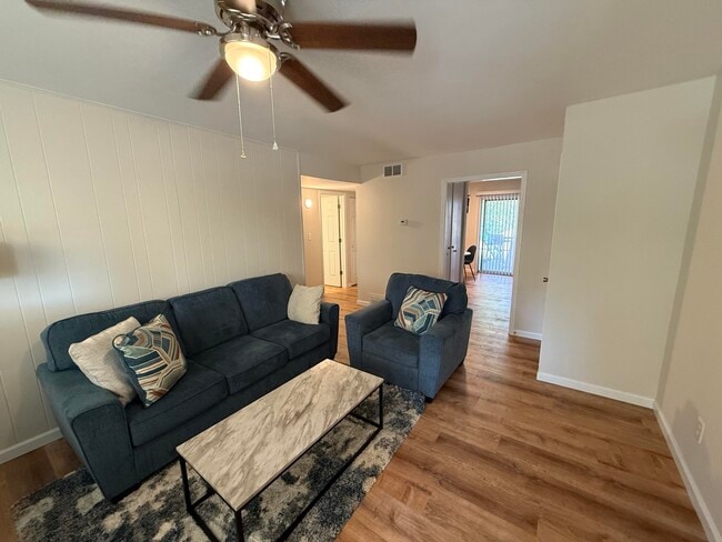 Building Photo - 801 N Ann St