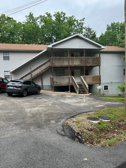 Building Photo - 190 Walker Rd