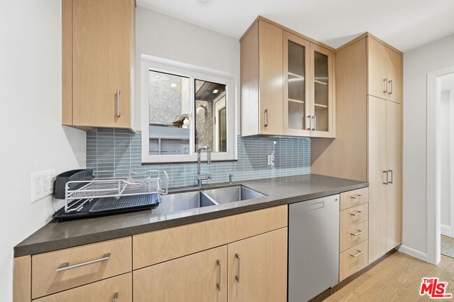 Building Photo - 1342 Stanford St