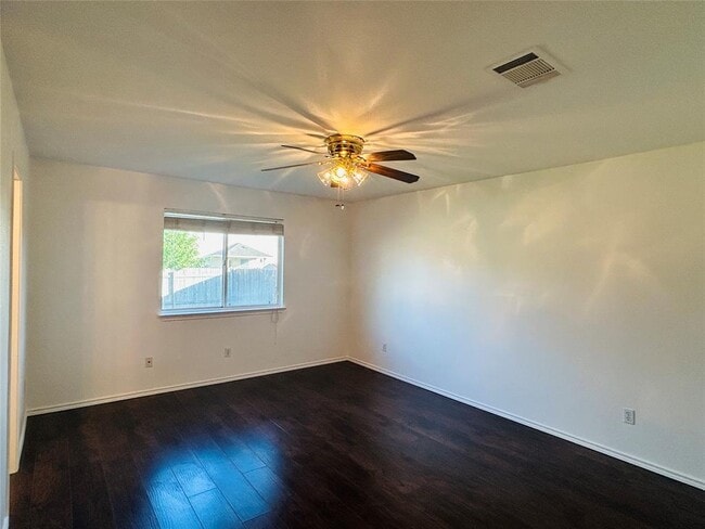 Building Photo - 600 McCarthur Dr