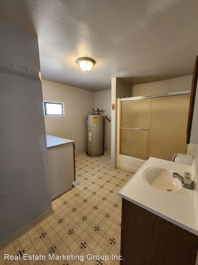 Building Photo - 2 br, 1 bath House - 381 1/2 Hawkins Rd