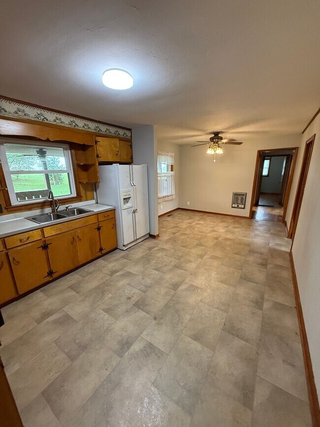 Building Photo - 3 Bed/1 Bath House