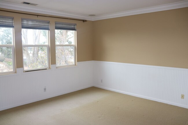 Building Photo - Communication Hill 4 bed 2.5 bath Single Family Home