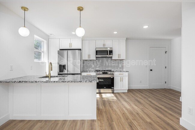 Building Photo - 1012 Debow St