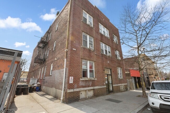 Building Photo - 101 Burgess Pl