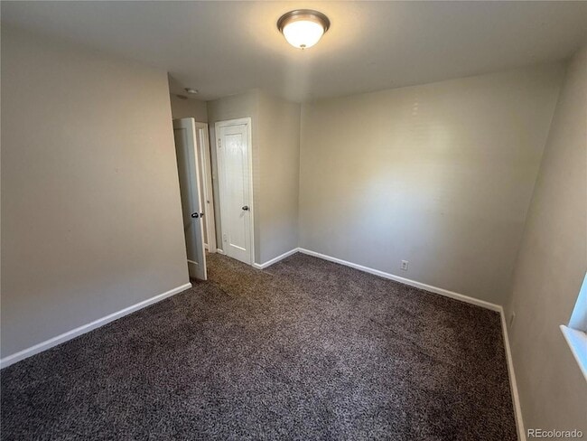 Building Photo - 1349 Kenton St