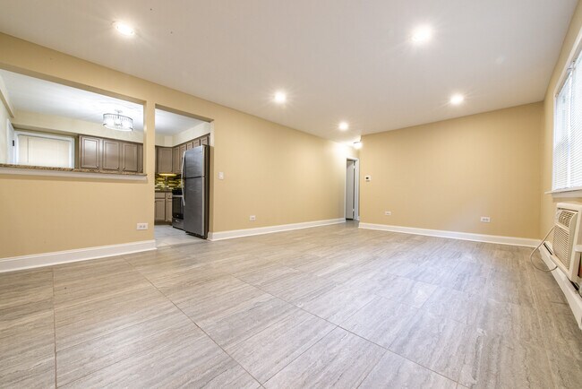 Building Photo - 3804 N Harlem Ave