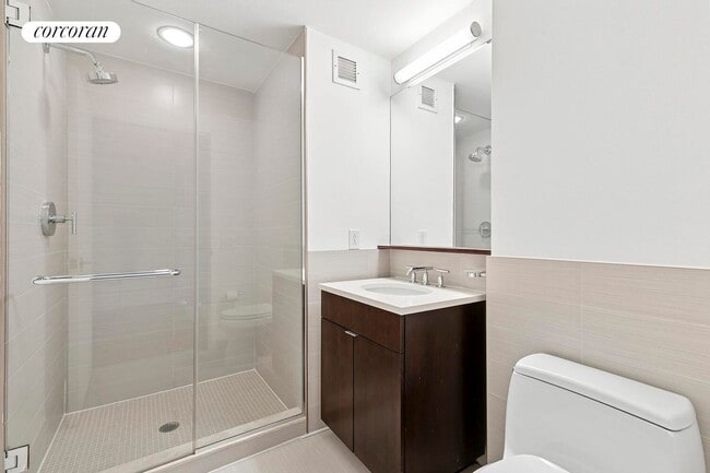 Building Photo - 306 W 48th St