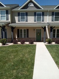 Building Photo - 108 Squire Cir