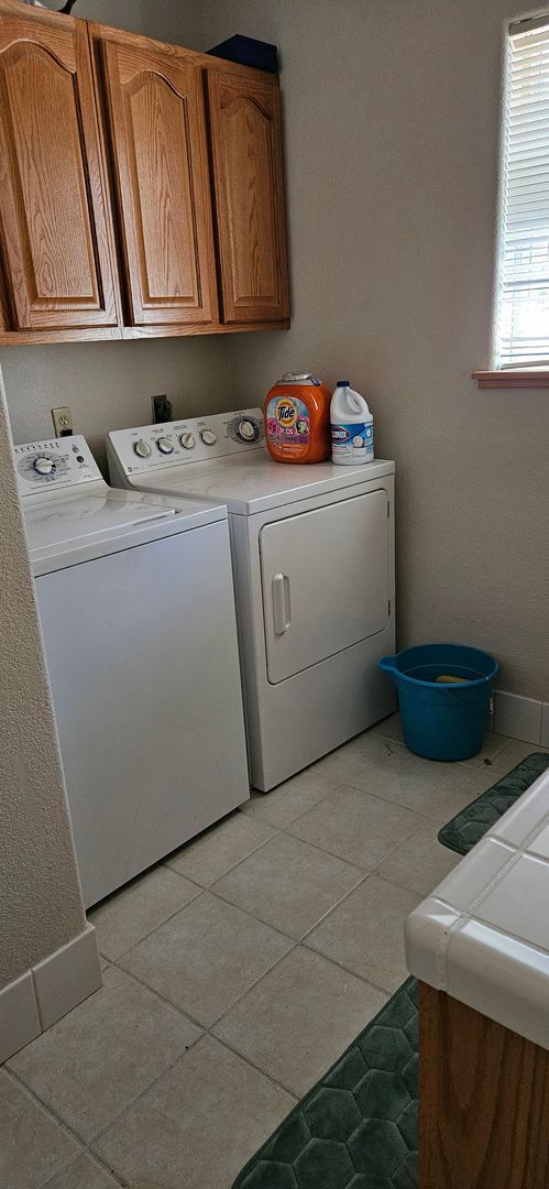 Building Photo - Large furnished mountain home walking distance to the river --- Available October 1