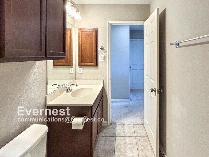 Building Photo - 16005 Hampton Bliss Trce