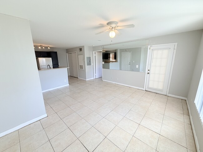 Building Photo - 4005 NW 87th Ave