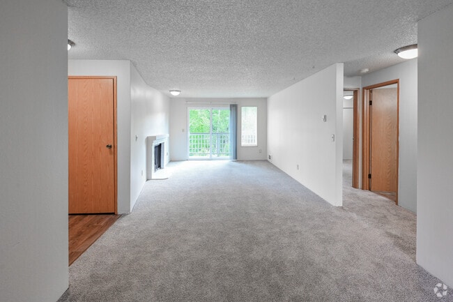 2BR, 2BA - 960SF - Living Room - Southwood Apartments