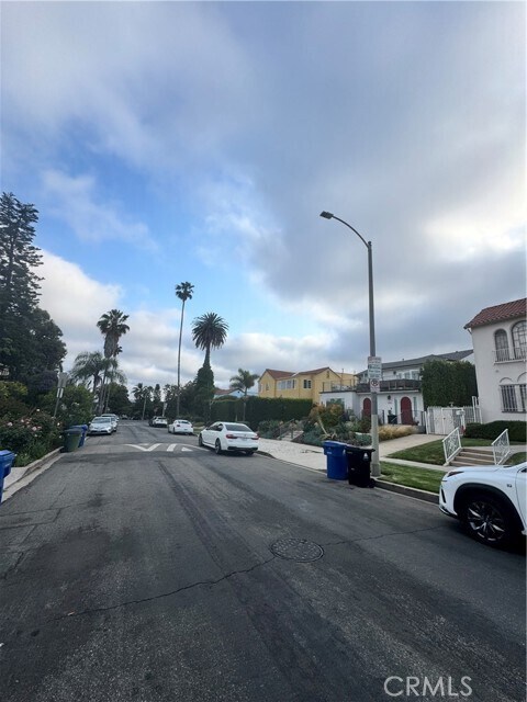 Building Photo - 1046 S Citrus Ave