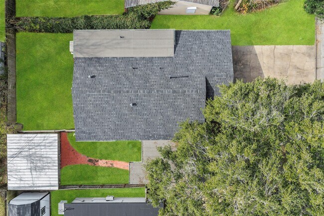 Building Photo - 115 Marlin Ave