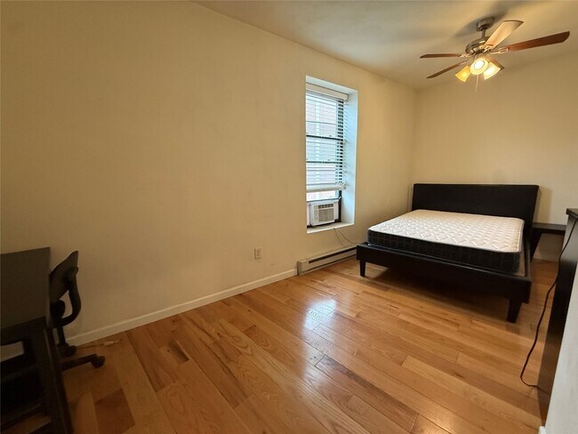 Building Photo - 25 Court St