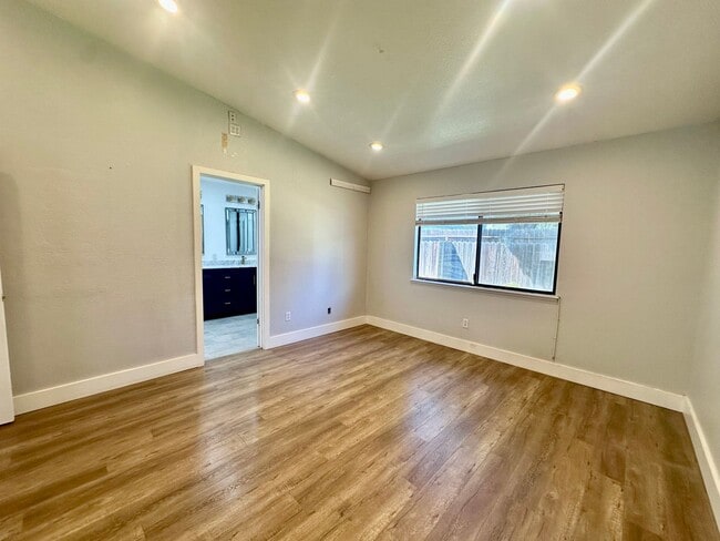 Building Photo - One story gorgeous home in the highly desi...
