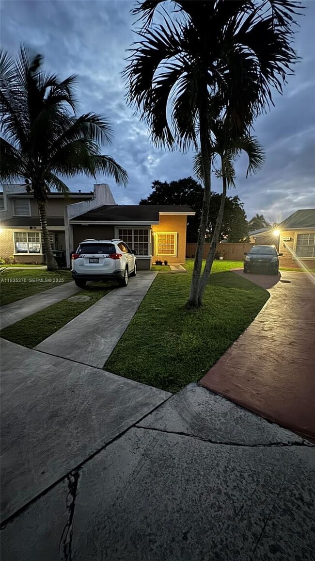 Building Photo - 9636 SW 147th Ct