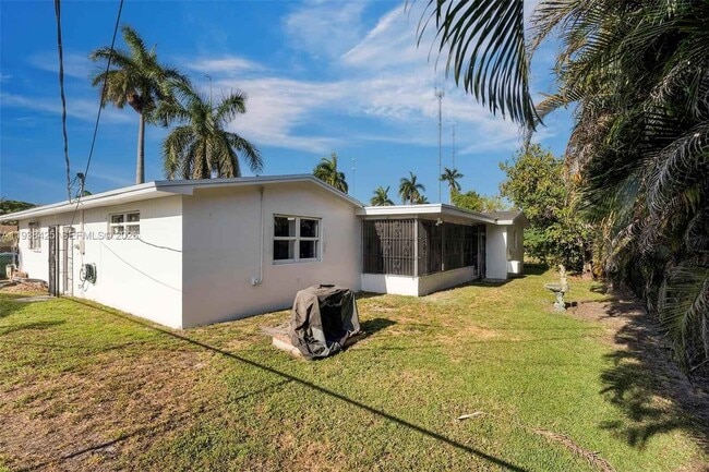 Building Photo - 860 NW 207th St