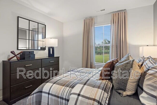 Building Photo - 2008 Acadia Wy