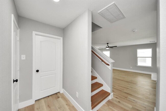 Building Photo - 354 Remington Harbor Ct