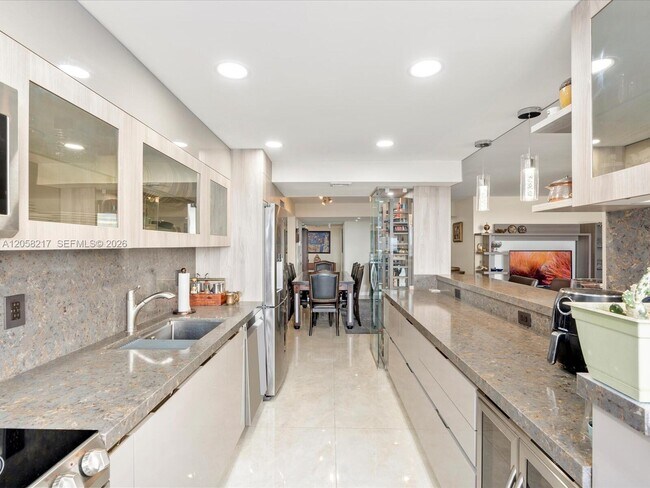 Building Photo - 18071 Biscayne Blvd