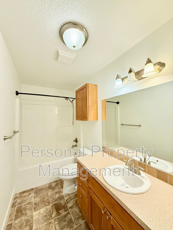 Building Photo - 3344 NW 47th Dr