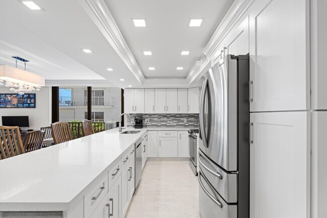 Building Photo - 4000 S Ocean Blvd