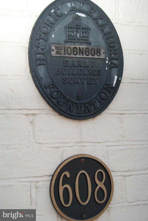 Building Photo - 608 Cameron St