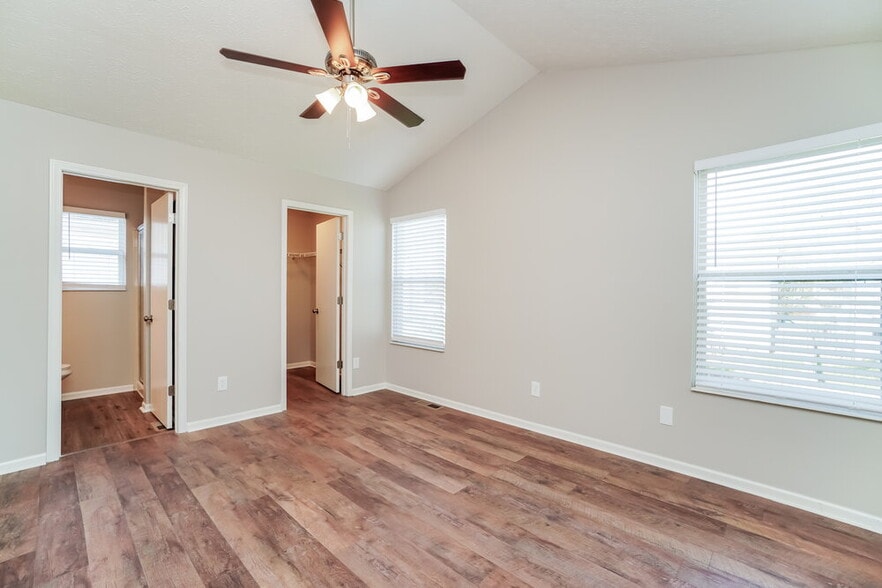 Building Photo - 5664 Dashshund Ct