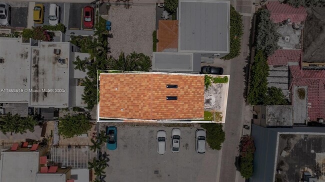 Building Photo - 311 N Surf Rd