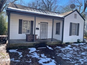 Building Photo - 5005 W 31st St