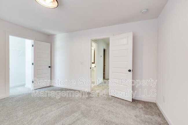 Building Photo - 7284 Ludlow Dr