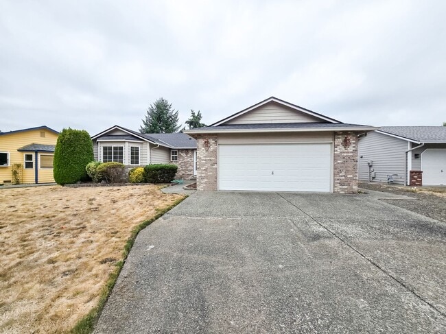 Building Photo - Well Kept 3BD Rambler