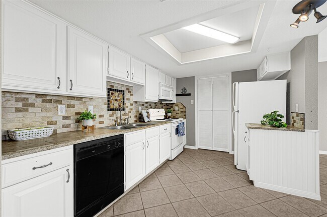 Building Photo - 3663 E NASA Pkwy