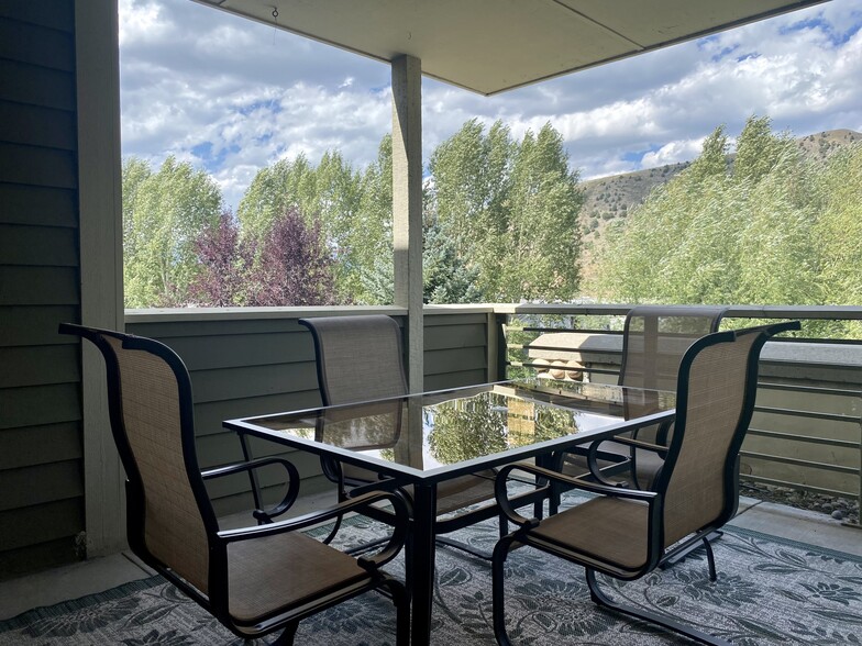 Building Photo - 1325 S Hwy 89