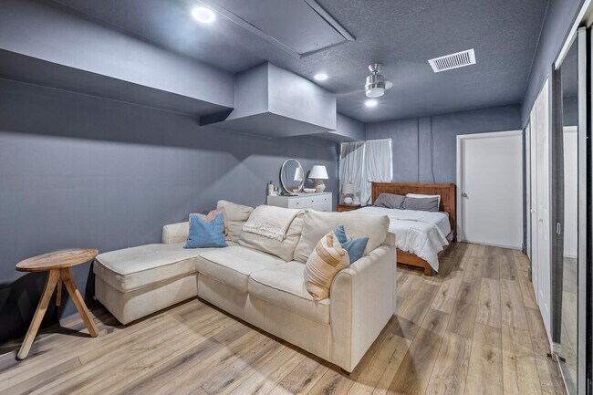 Building Photo - 1145 Hickory Trail