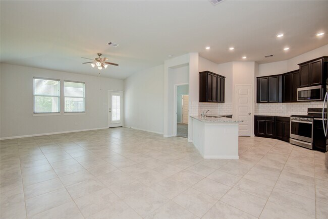 Building Photo - 2425 Temple Crag Dr