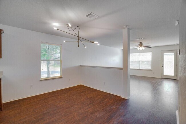 Building Photo - 1512 Davis Mountain Loop