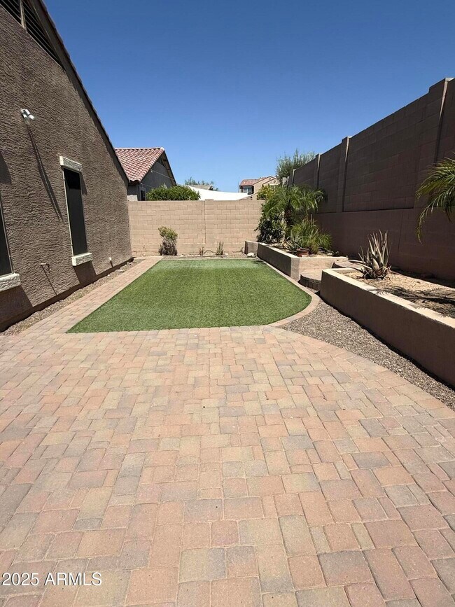 Building Photo - 10743 W Bronco Trail
