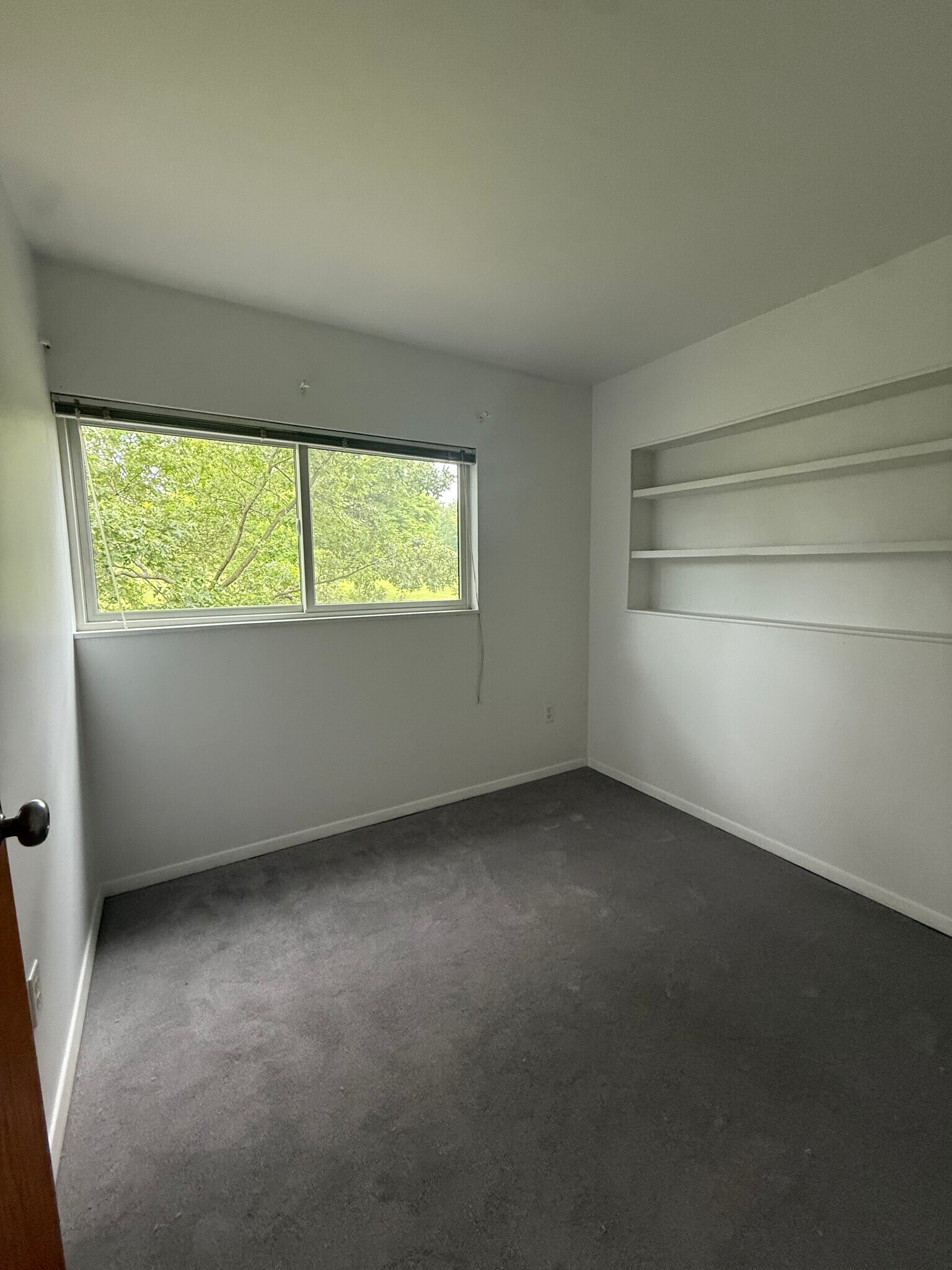 Building Photo - 1051 Danby Rd