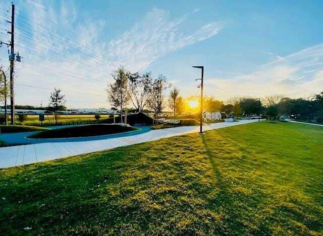 Building Photo - 10047 Westpark Dr