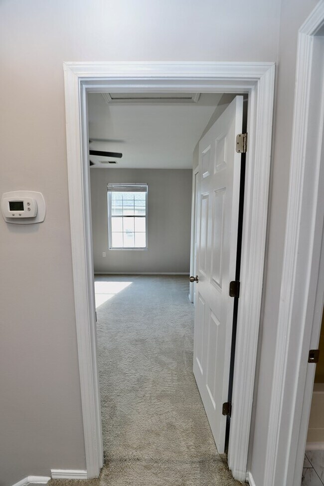 Building Photo - 1910 Lybrand St