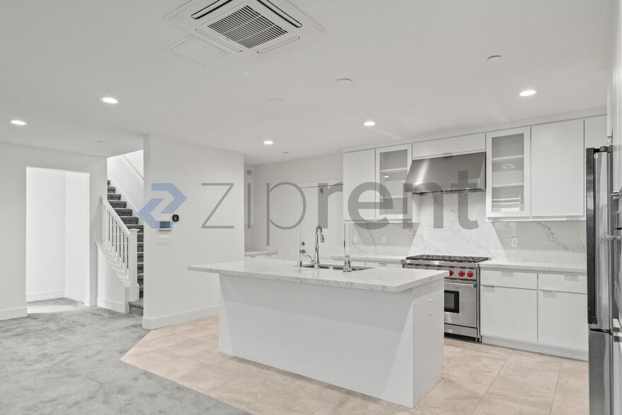 Building Photo - 1107 Lorenzini Lp